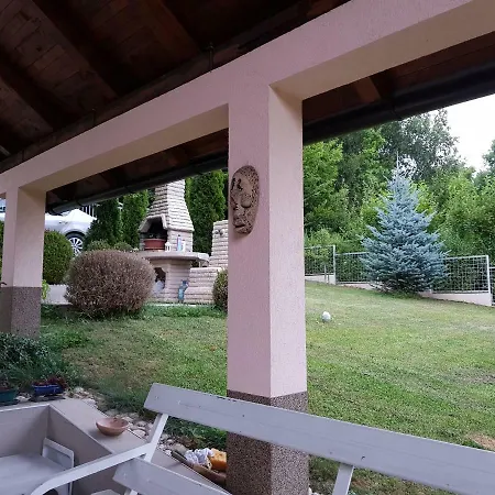 Vikendica Misevici * Hadzici